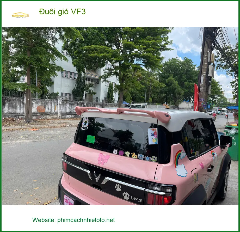 Chú Sơn lắp đuôi gió VF3 tại Quận 11 để xe trông thể thao và ổn định hơn
