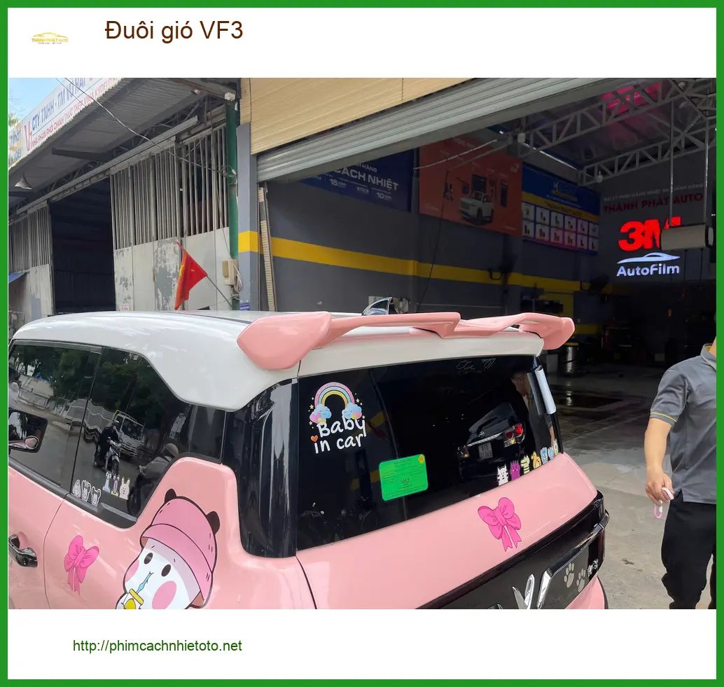 Anh Gia Bảo lắp đuôi gió VinFast VF3 tại Quận Nhà Bè tăng vẻ cá tính