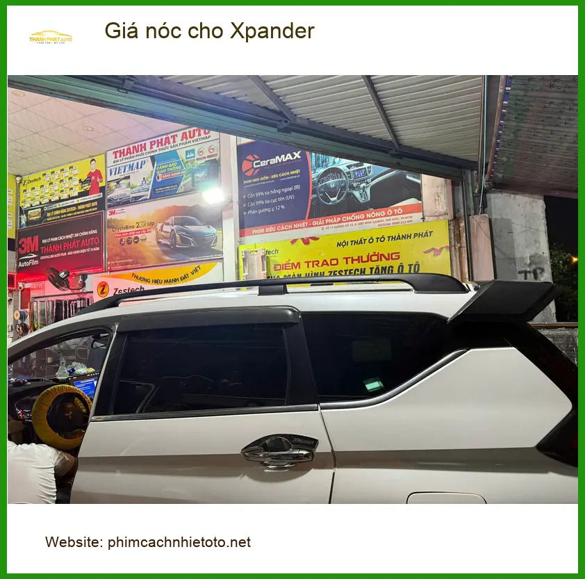 Anh Duy lắp giá nóc cho Xpander tại Quận 10 để chuẩn bị cho chuyến đi phượt sắp tới