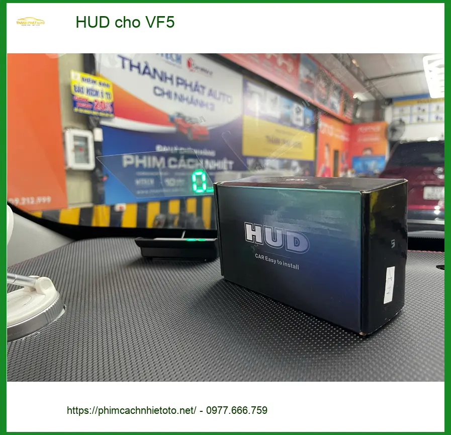 Anh Khang lắp HUD cho VinFast VF5 tại Quận Thủ Đức để lái xe an toàn hơn