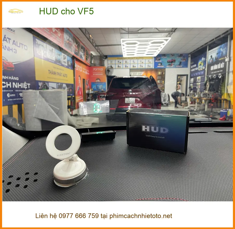 Anh Khang lắp HUD cho VinFast VF5 tại Quận Thủ Đức để lái xe an toàn hơn ảnh thực tế 3