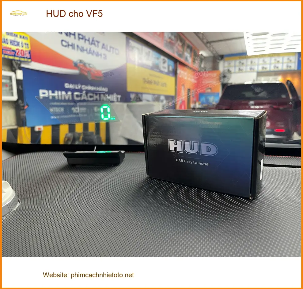 Anh Khang lắp HUD cho VinFast VF5 tại Quận Thủ Đức để lái xe an toàn hơn ảnh thực tế 4