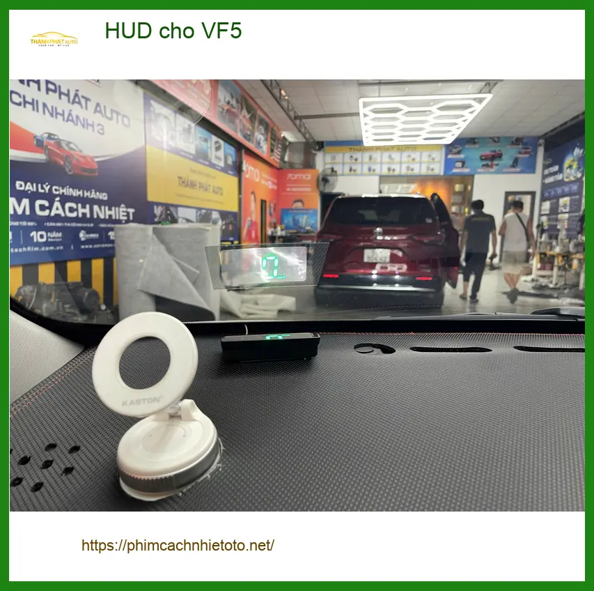 Anh Khải lắp HUD cho VinFast VF5 tại Nhà Bè để tiện theo dõi tốc độ ảnh thực tế 3