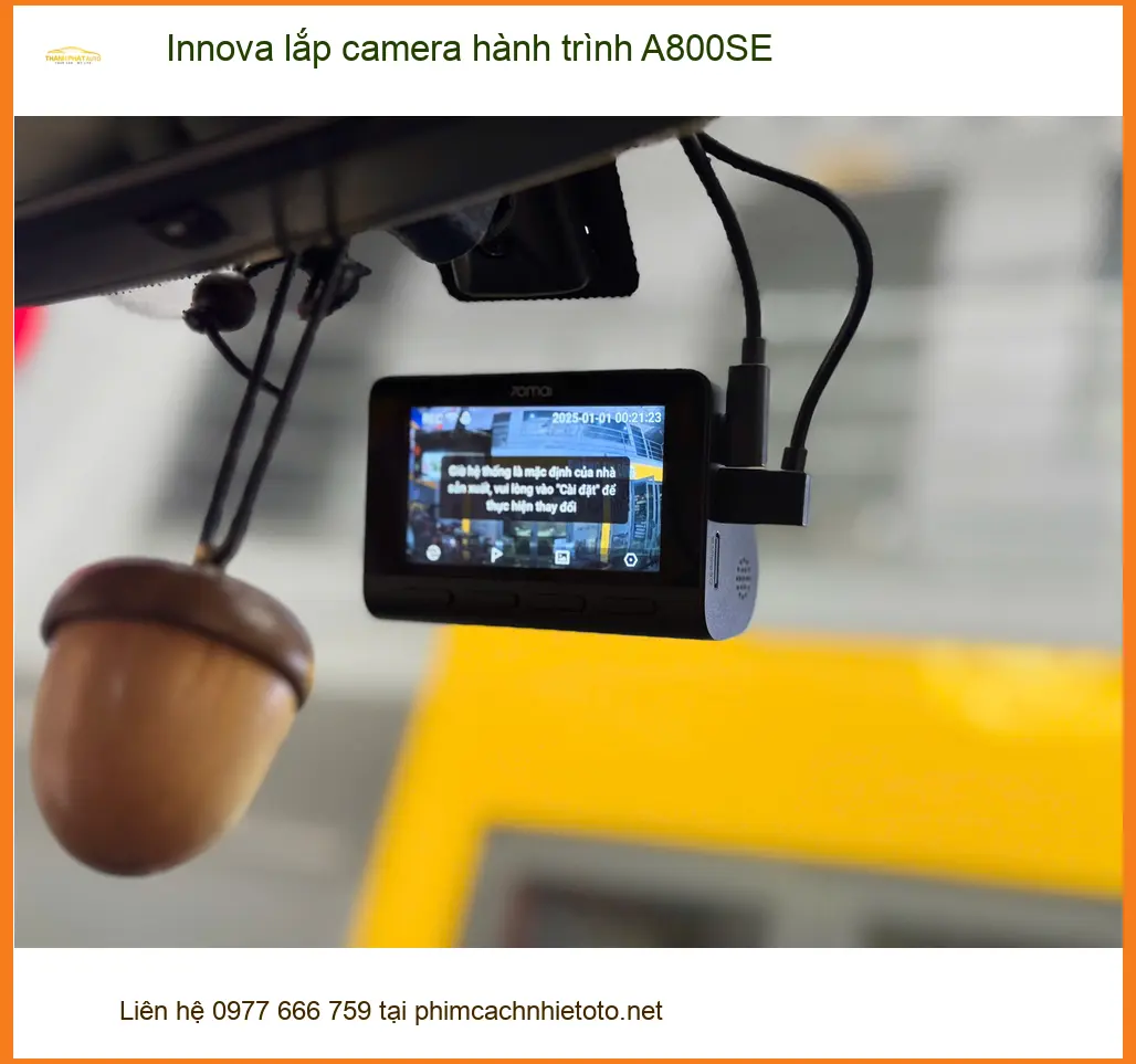 Anh Hoàng Long lắp camera hành trình A800SE chính hãng cho Innova tại Quận 5 ảnh thực tế 3