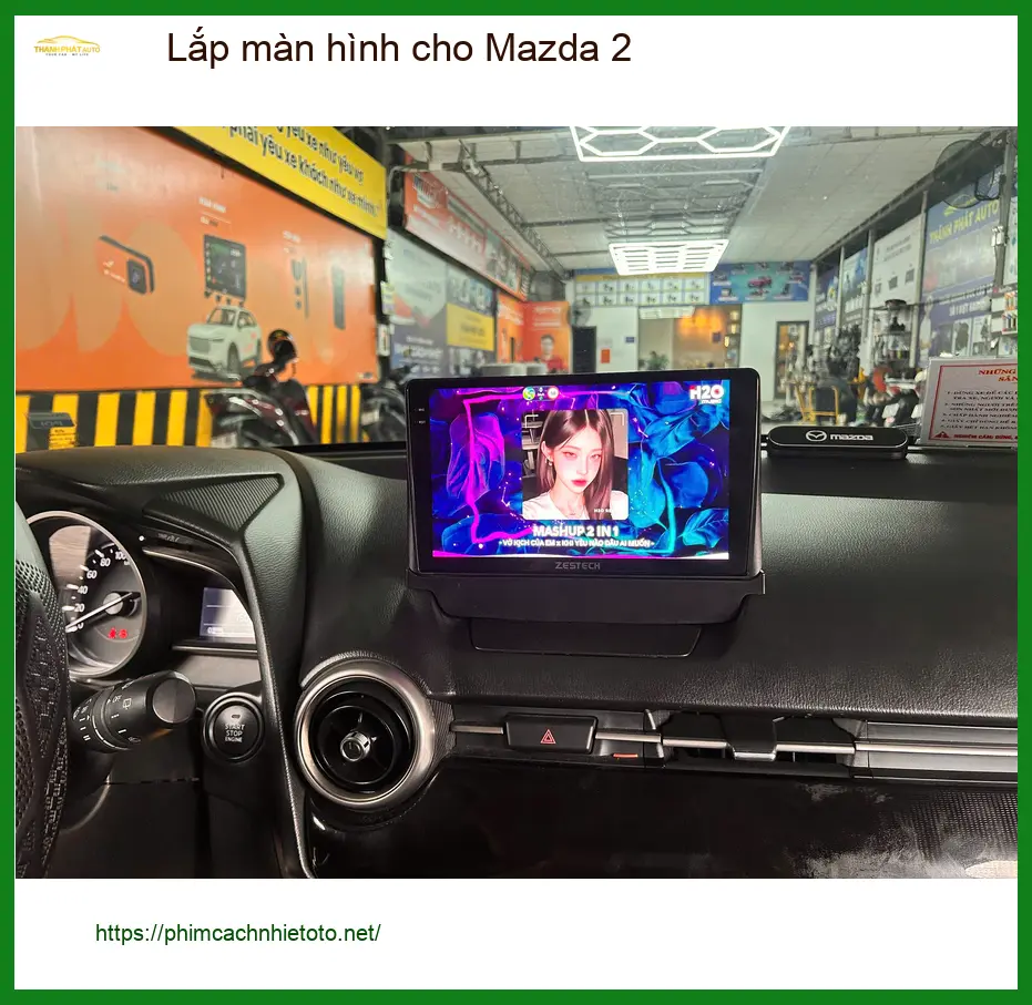 Chị Thảo lắp màn hình Android cho Mazda 2 tại Quận Bình Tân để nâng cao trải nghiệm giải trí