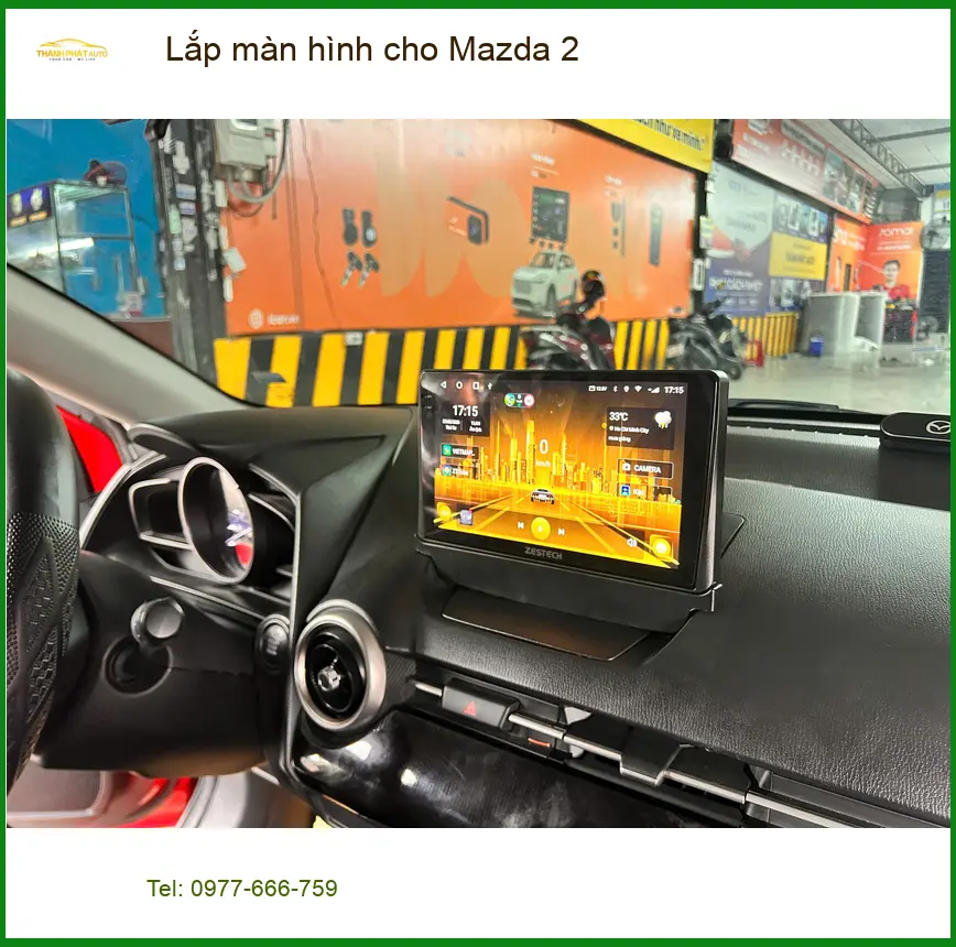 Anh Dũng lắp màn hình cho Mazda 2 tại Quận 6 để nâng cấp trải nghiệm giải trí