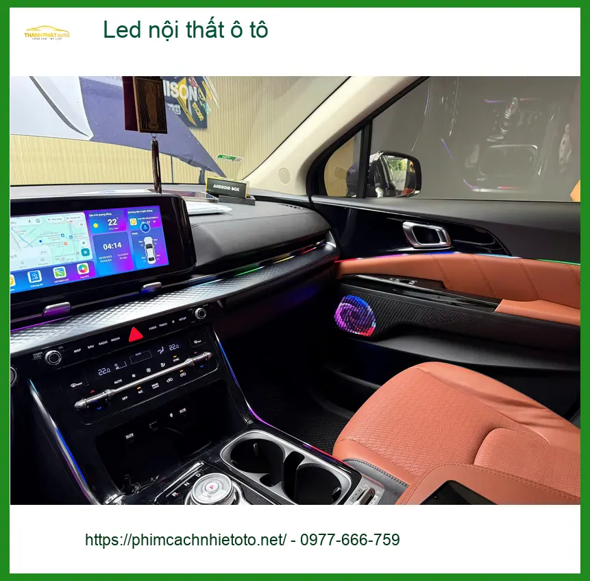 Chị Mai Hương độ Led nội thất ô tô Mazda CX-5 tại Thủ Đức tăng tính thẩm mỹ