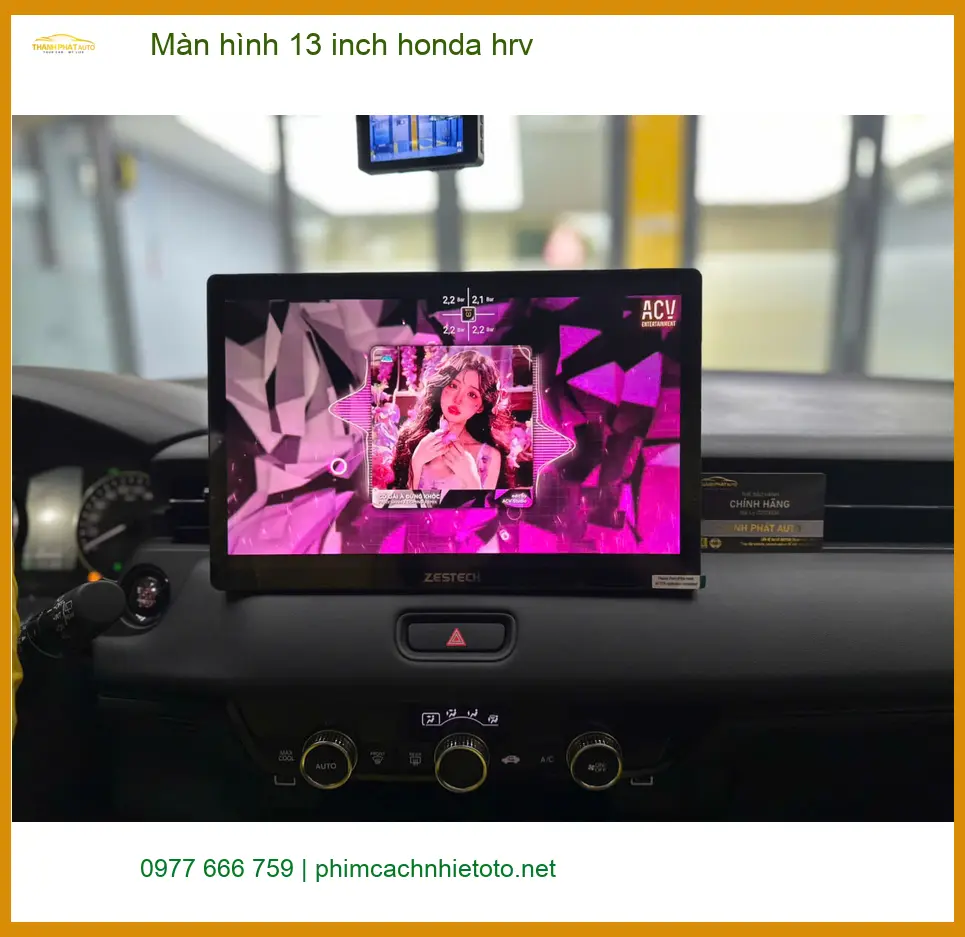 Anh Tùng lắp màn hình 13 inch Honda HR-V tại Quận Tân Bình vì màn hình zin quá nhỏ ảnh thực tế 2