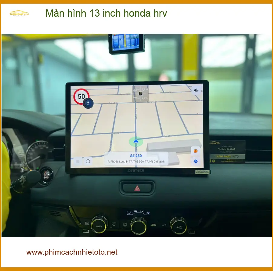 Anh Tùng lắp màn hình 13 inch Honda HR-V tại Quận Tân Bình vì màn hình zin quá nhỏ ảnh thực tế 3
