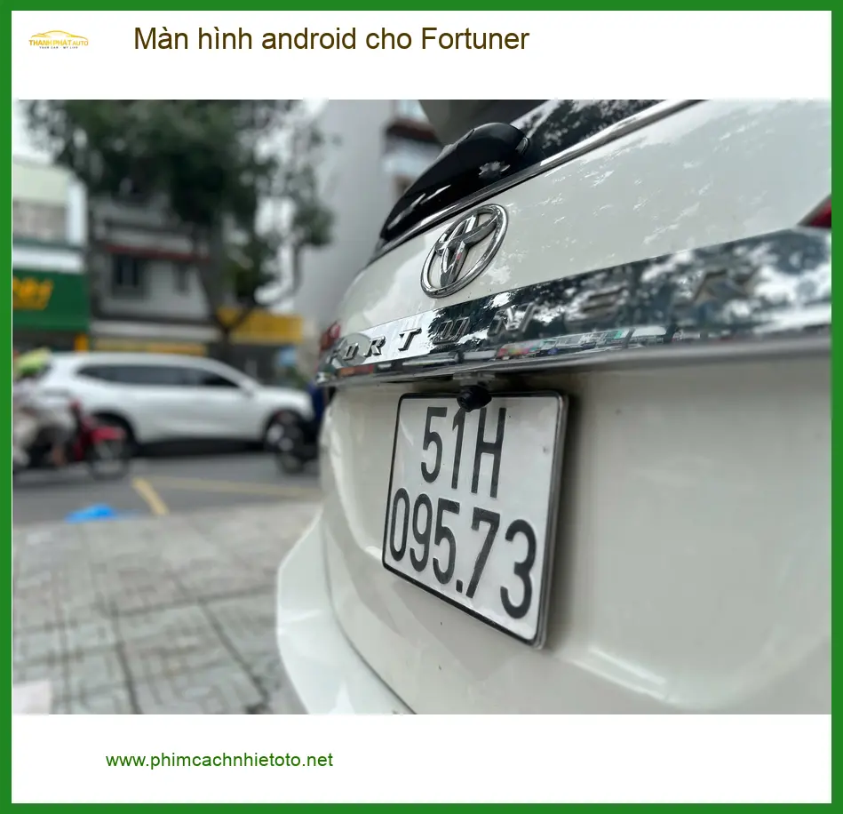 Anh Lợi nâng cấp màn hình Android cho Fortuner tại Quận 6 tiện đi làm ảnh thực tế 2