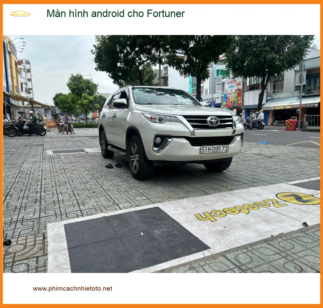 Anh Lợi nâng cấp màn hình Android cho Fortuner tại Quận 6 tiện đi làm ảnh thực tế 5