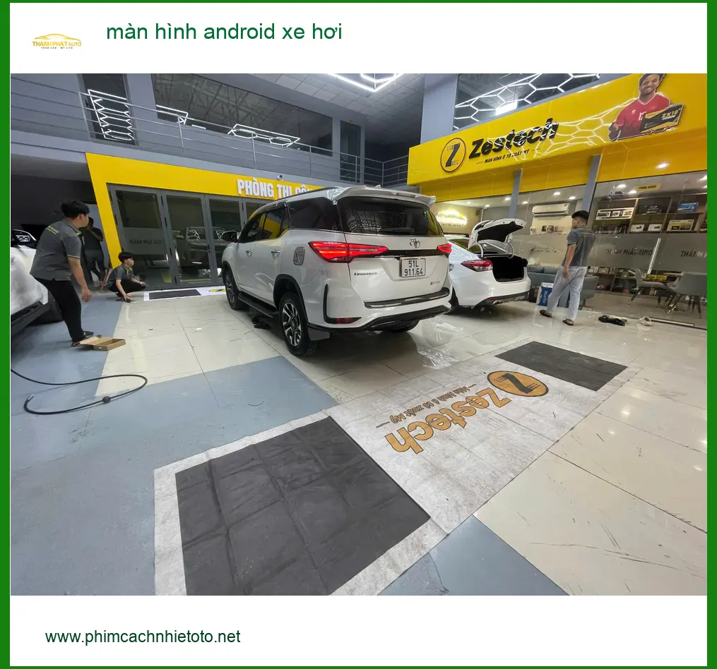 Anh Lâm lắp màn hình Android xe hơi Toyota Camry chính hãng Quận 2