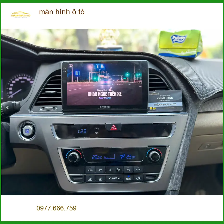Anh Tân lắp màn hình ô tô chính hãng cho Mazda CX-5 tại Quận 8 để tiện đường đi làm mỗi ngày