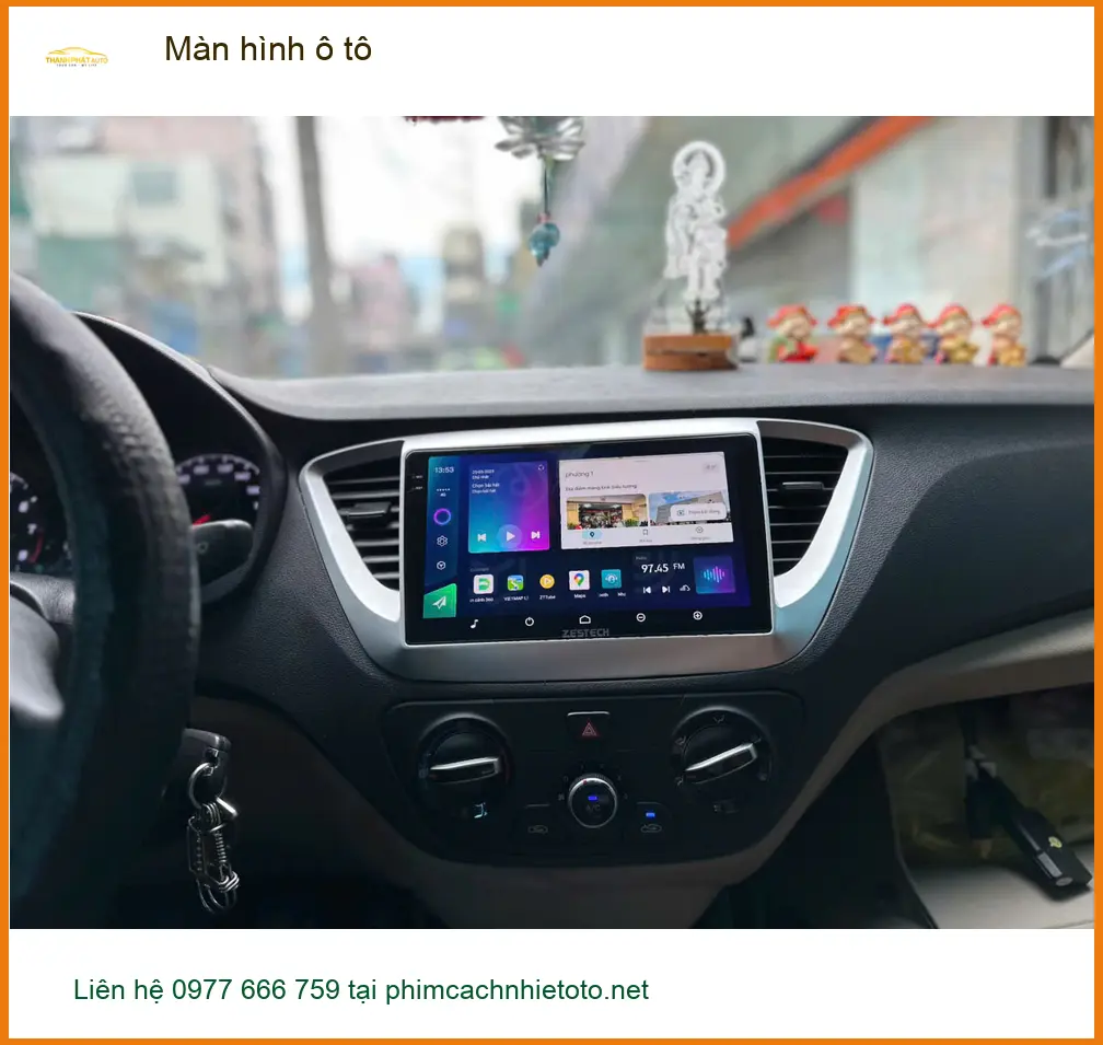 Anh Quý lắp màn hình ô tô cho Hyundai Santa Fe tại Quận 2 vì màn zin đã cũ ảnh thực tế 3