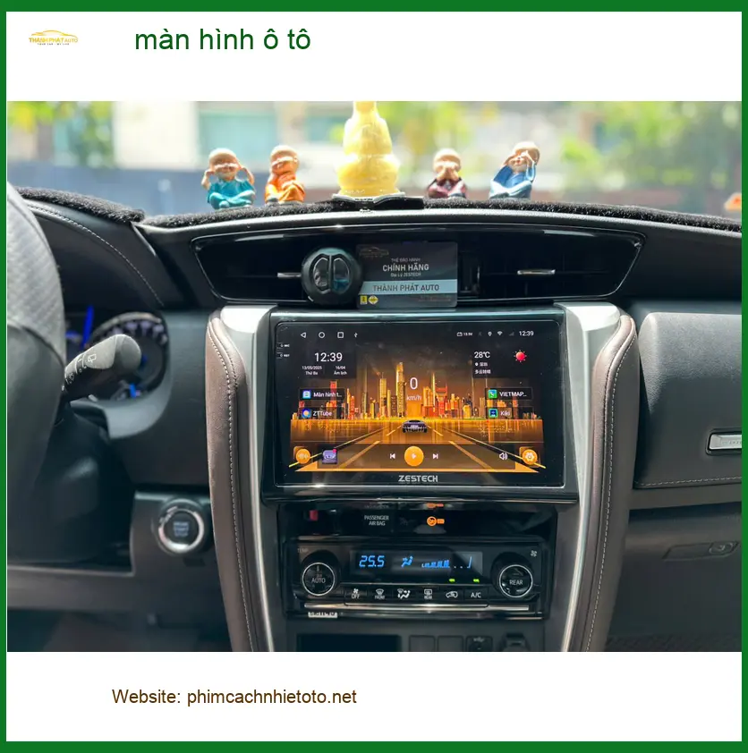 Chị Thảo nâng cấp màn hình ô tô Hyundai Accent tại Hóc Môn để trải nghiệm lái tốt hơn