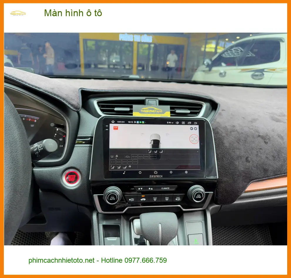 Anh Tùng lắp màn hình ô tô cho Honda Civic tại Quận Tân Phú vì màn zin cũ đã hỏng. ảnh thực tế 3