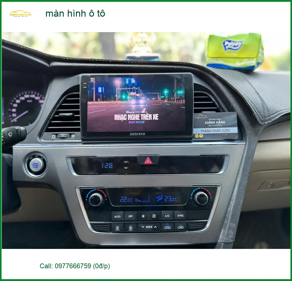 Anh Tùng lắp màn hình ô tô Honda CRV ở Quận 10 cho tiện ích giải trí