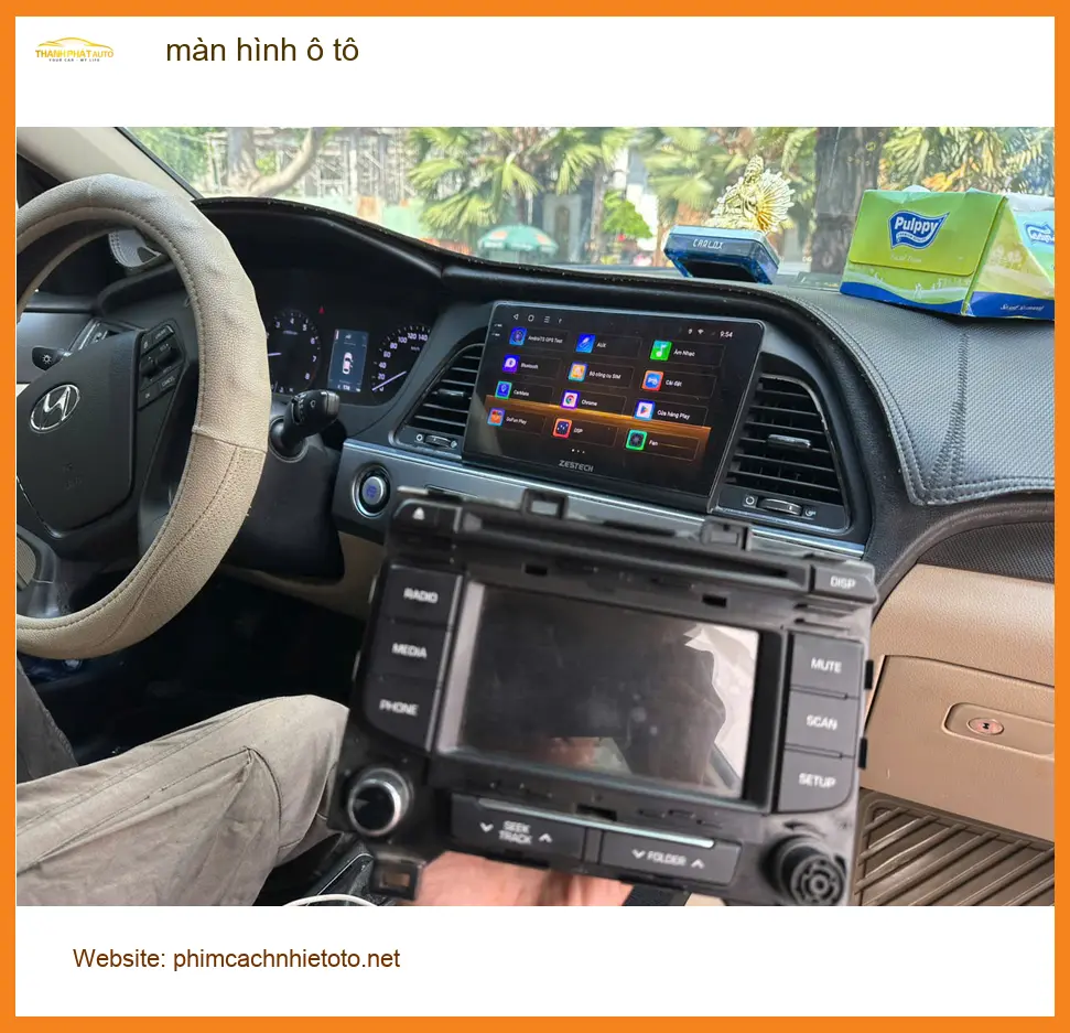 Anh Tùng lắp màn hình ô tô Honda CRV ở Quận 10 cho tiện ích giải trí ảnh thực tế 5