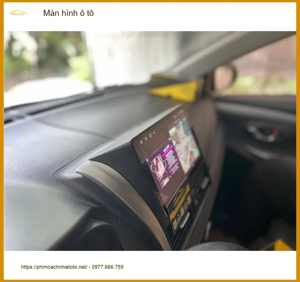 Chị Thảo lắp màn hình ô tô Hyundai Accent Quận 1 vì màn zin đã lỗi thời ảnh thực tế 4