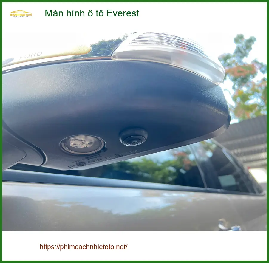 Anh Dũng nâng cấp màn hình ô tô cho Ford Everest tại Quận 12 vì thiếu tính năng ảnh thực tế 5