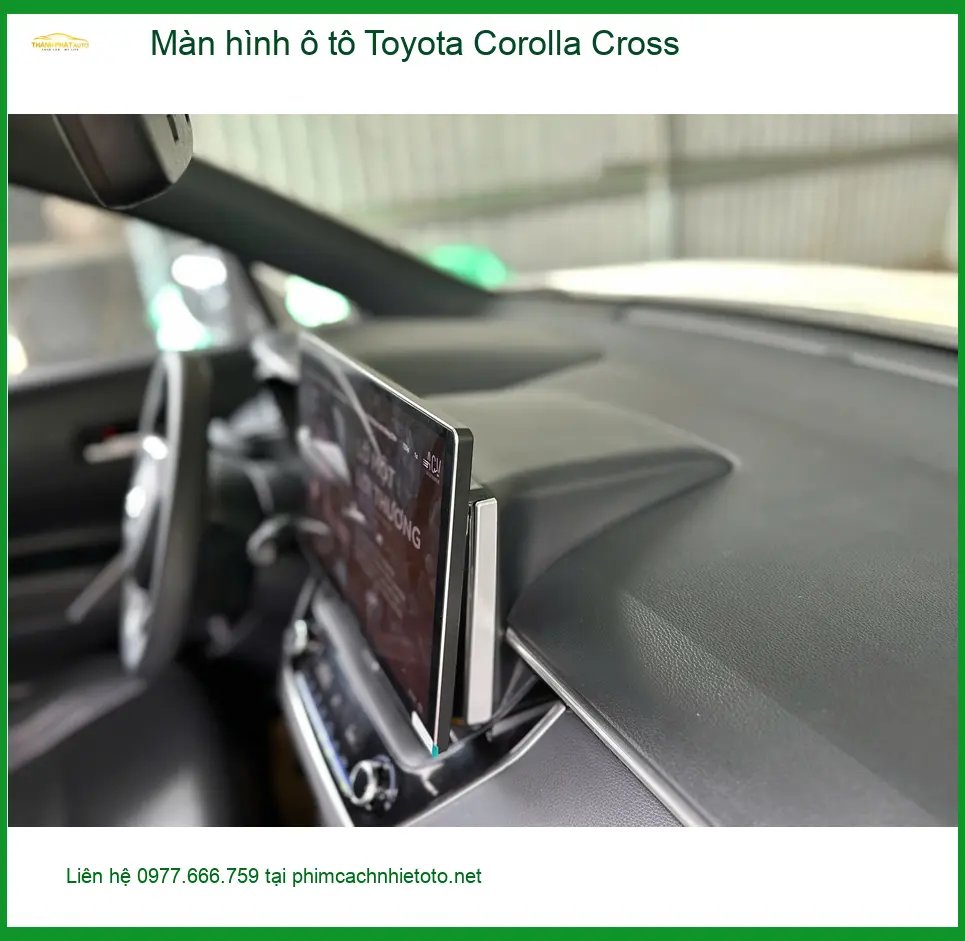 Anh Hưng nâng cấp màn hình ô tô Toyota Corolla Cross tại Quận 4 để xem bản đồ ảnh thực tế 4