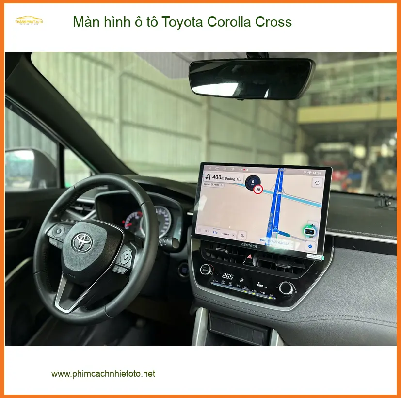 Anh Hưng nâng cấp màn hình ô tô Toyota Corolla Cross tại Quận 4 để xem bản đồ ảnh thực tế 5