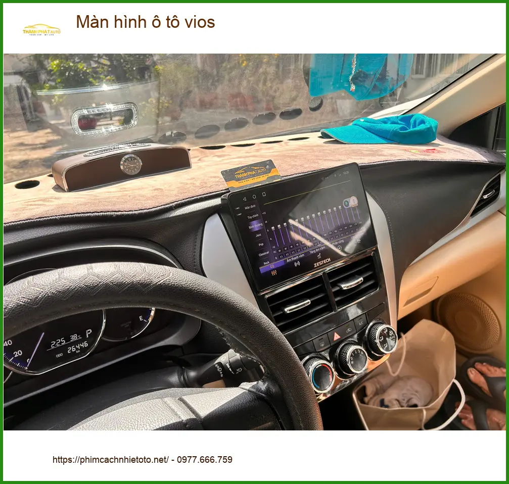 Anh Lâm lắp màn hình ô tô Vios tại Quận Bình Tân để tiện dẫn đường và giải trí. ảnh thực tế 2