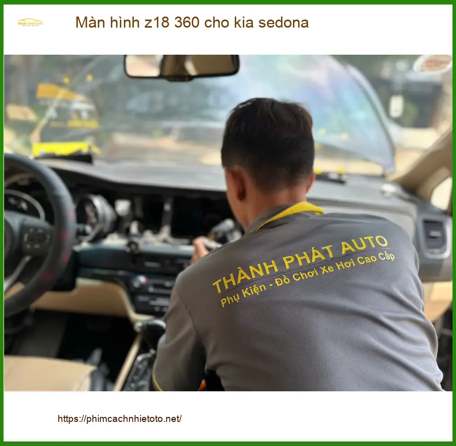 Chị Hương lắp Màn hình z18 360 cho Kia Sedona Quận Thủ Đức để tiện quan sát khi đậu xe ảnh thực tế 2