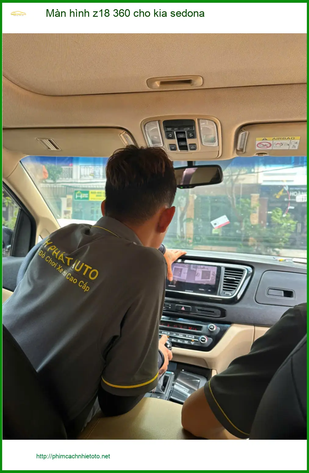 Chị Hương lắp Màn hình z18 360 cho Kia Sedona Quận Thủ Đức để tiện quan sát khi đậu xe ảnh thực tế 4