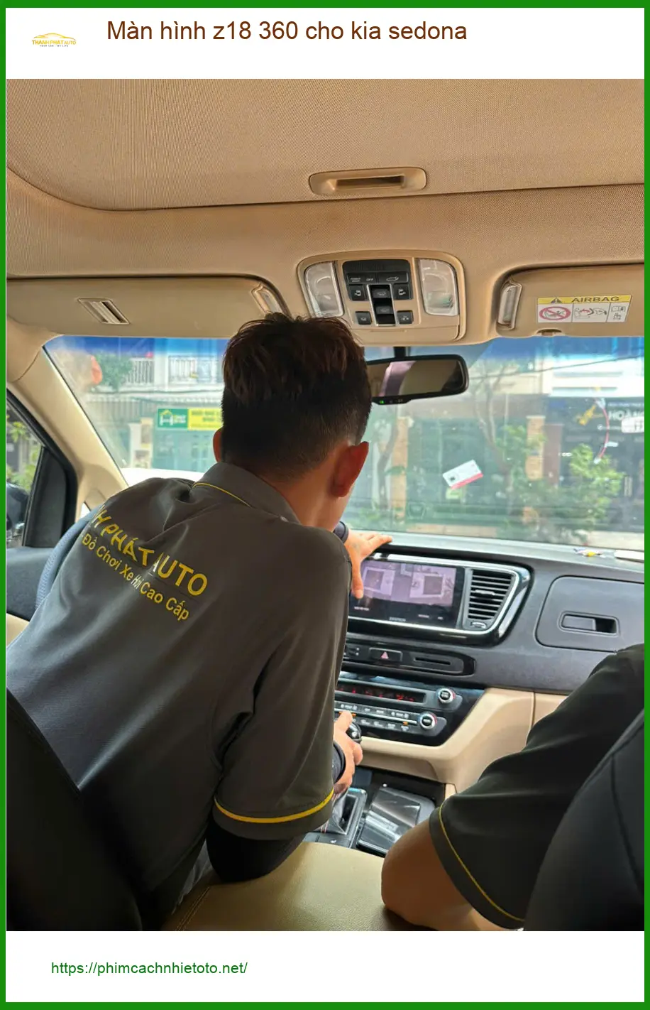 Anh Khang lắp màn hình Z18 360 cho Kia Sedona tại Quận 12 để dễ lùi xe ảnh thực tế 3