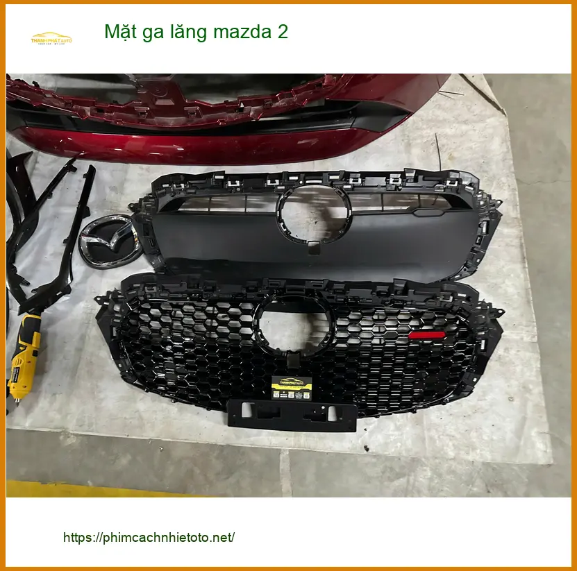 Chị Thảo nâng cấp mặt ga lăng Mazda 2 tại Quận Bình Thạnh để xe thêm phần sang trọng