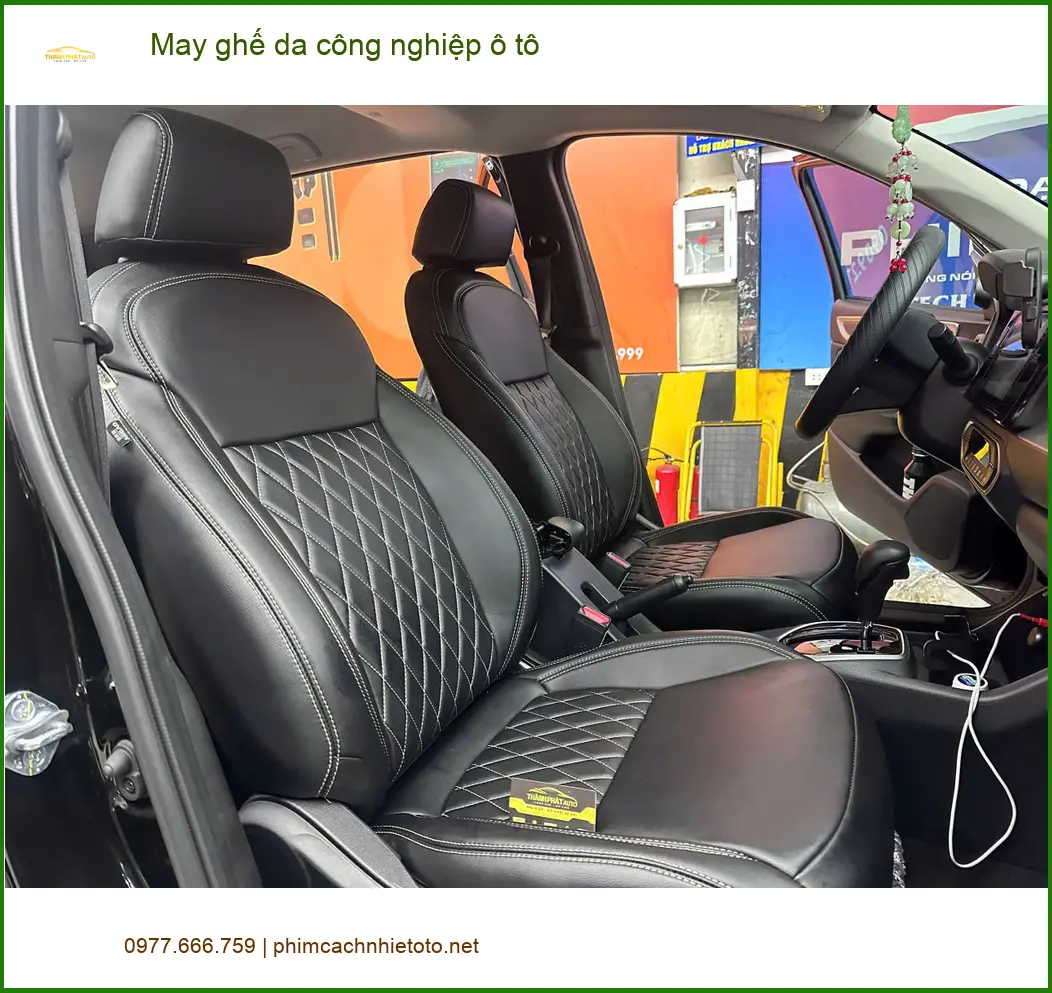 Chị Lan Anh bọc ghế da công nghiệp xe Toyota Vios tại Quận 9 vì ghế cũ xuống cấp