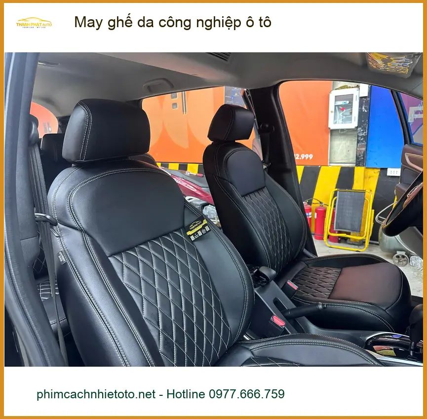 Anh Tuấn bọc ghế da công nghiệp ô tô Ford Everest tại Quận 11 ảnh thực tế 2