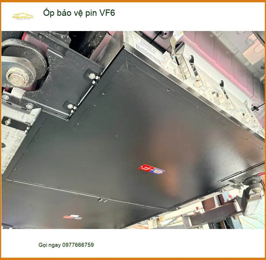 Chị Mai Phương lắp ốp bảo vệ pin VinFast VF6 tại Quận Tân Phú để xe bền hơn ảnh thực tế 3