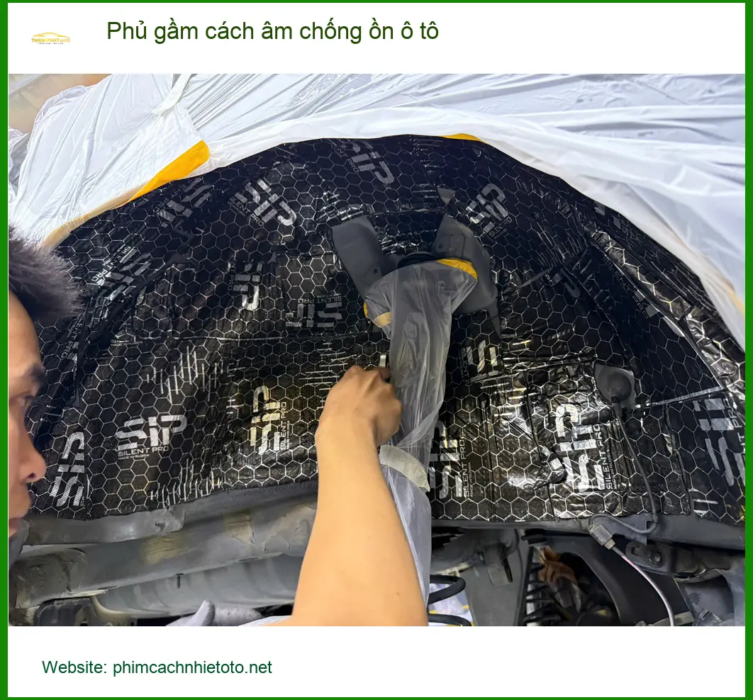 Anh Dũng phủ gầm cách âm chống ồn ô tô Toyota Vios tại Quận Tân Bình ảnh thực tế 4