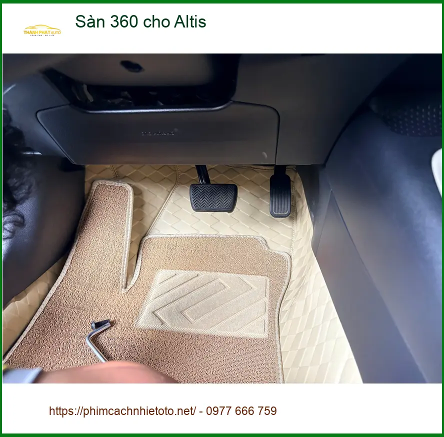 Chú Trường lắp Sàn 360 cho Toyota Altis tại Quận Tân Phú vì muốn nội thất luôn sạch ảnh thực tế 3