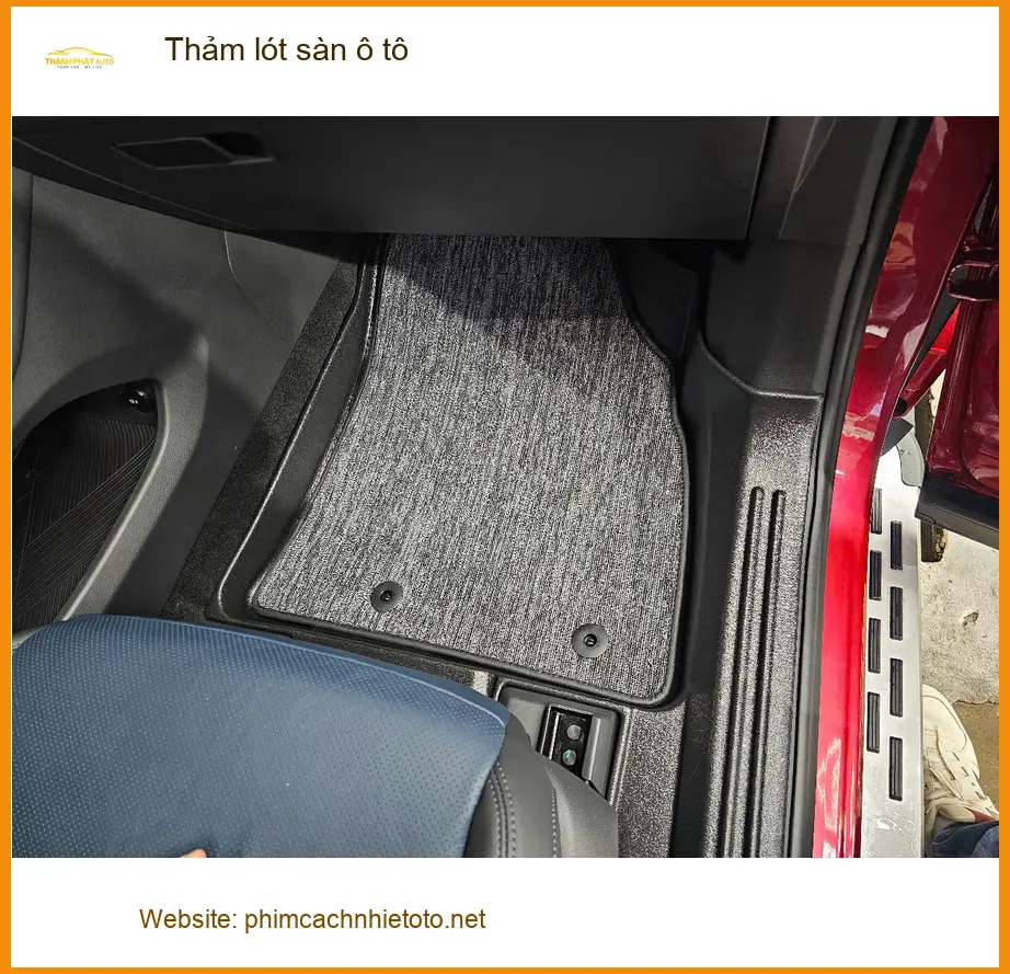 Chị Thanh lắp thảm lót sàn ô tô cao cấp cho Honda CRV tại Quận 2 ảnh thực tế 3
