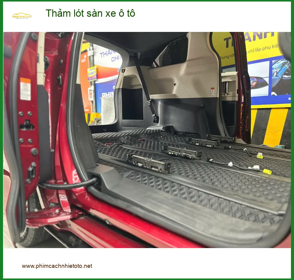 Anh Khải lắp thảm lót sàn ô tô Toyota Vios tại Quận Phú Nhuận ảnh thực tế 3