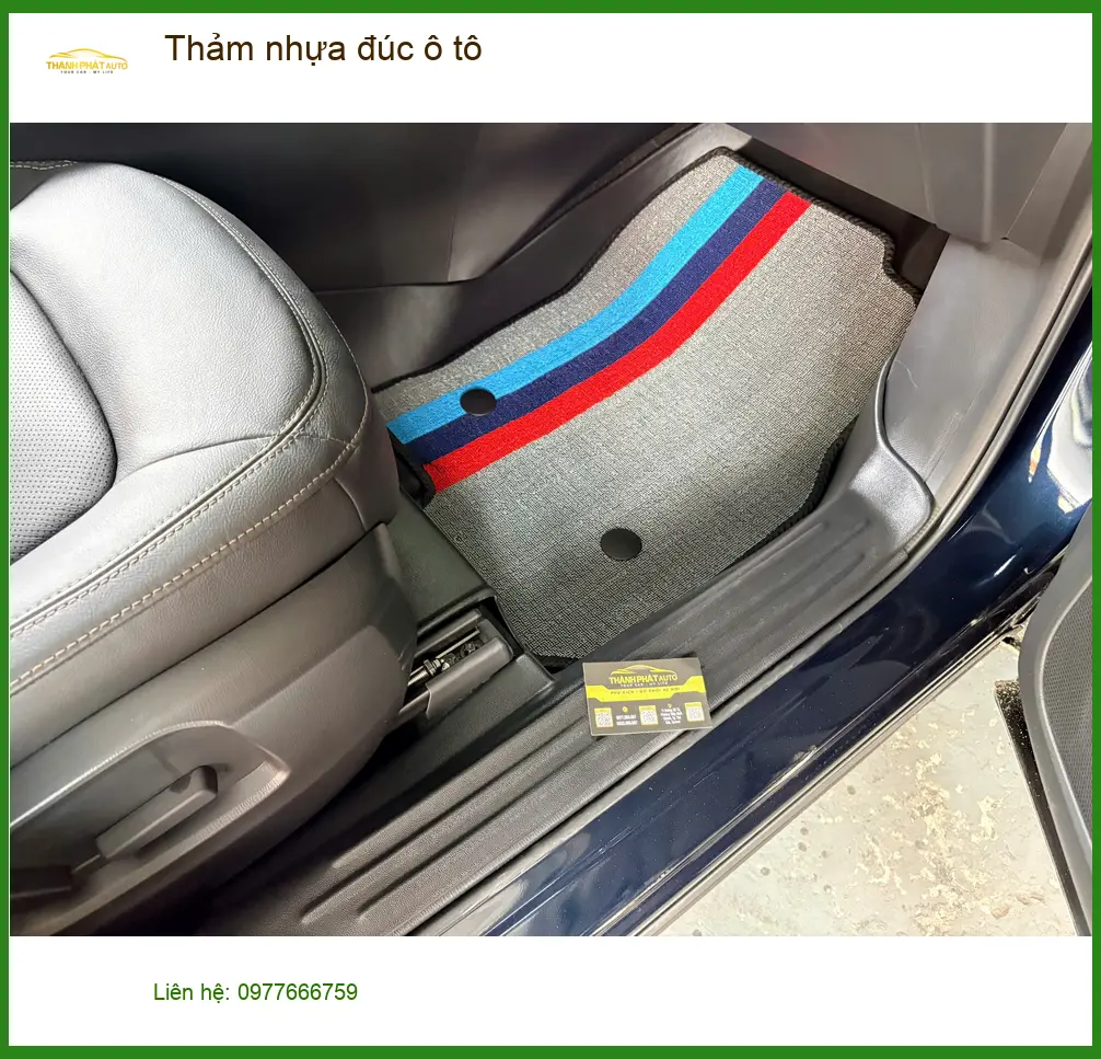 Anh Cường thay thảm nhựa đúc ô tô Honda CRV tại Quận 12 vì thảm cũ khó vệ sinh