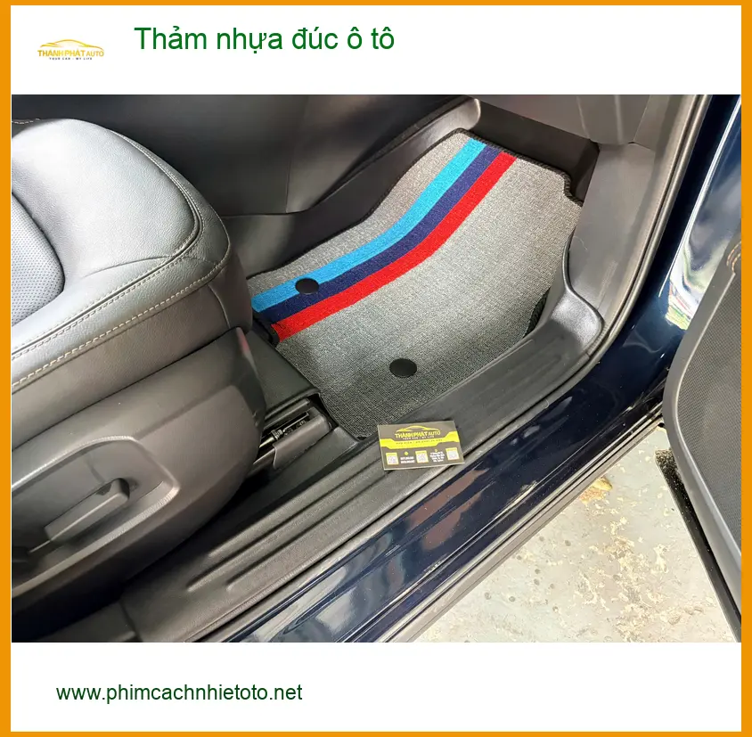 Anh Cường thay thảm nhựa đúc ô tô Honda CRV tại Quận 12 vì thảm cũ khó vệ sinh ảnh thực tế 2