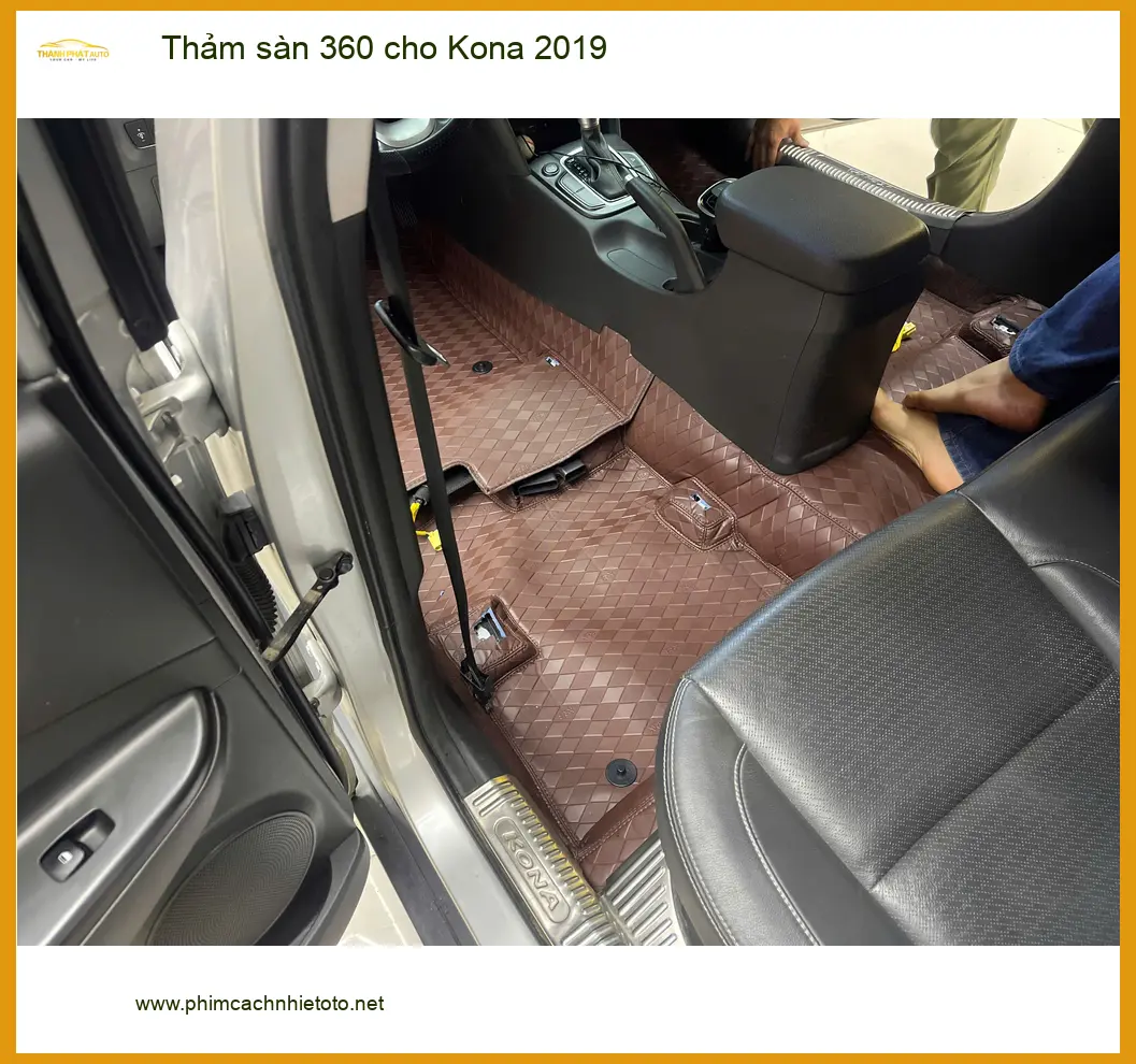 Chị Hà lắp Thảm sàn 360 cho Kona 2019 ở Bình Thạnh để xe luôn sạch