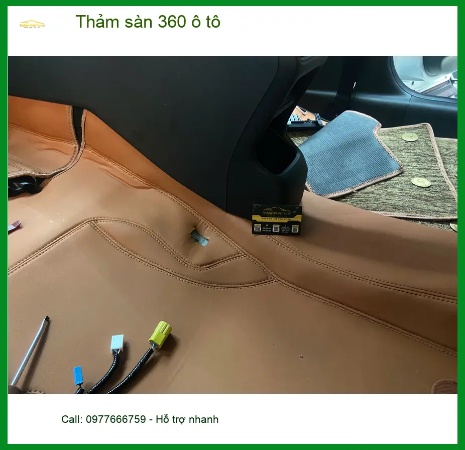 Anh Khải lắp thảm sàn 360 ô tô cho Honda CRV tại Quận 9 để xe luôn sạch đẹp