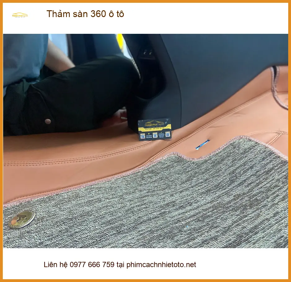 Anh Khải lắp thảm sàn 360 ô tô cho Honda CRV tại Quận 9 để xe luôn sạch đẹp ảnh thực tế 5