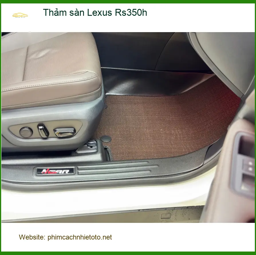 Anh Bách thay thảm sàn Lexus Rs350h tại Quận 12 để nội thất luôn sạch đẹp
