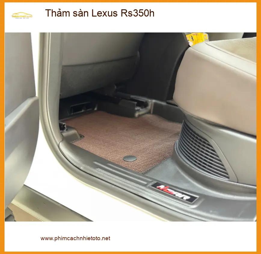 Chị Mai Anh tìm thảm sàn Lexus Rs350h Quận 9 vì thảm cũ đã sờn, khó vệ sinh ảnh thực tế 2