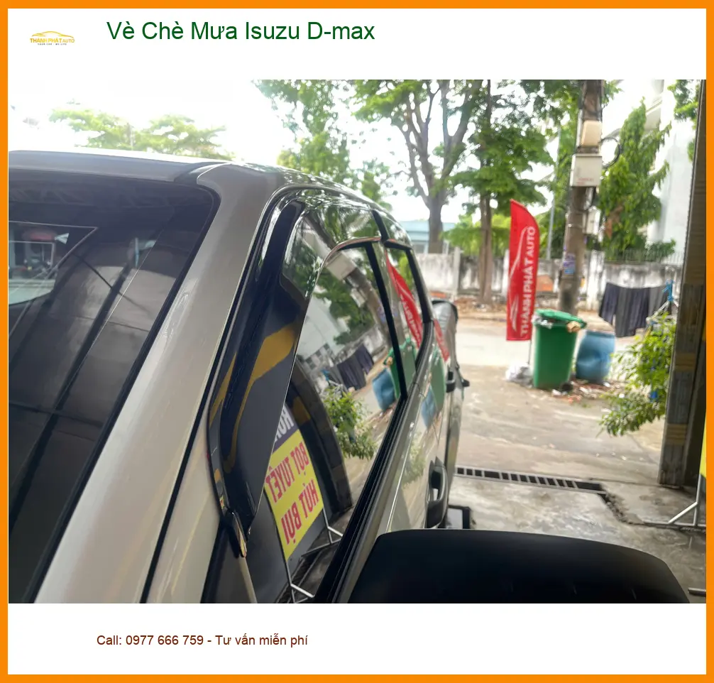 Chị Thảo lắp vè che mưa Isuzu D-max ở Quận 12 để xe luôn khô ráo ảnh thực tế 2