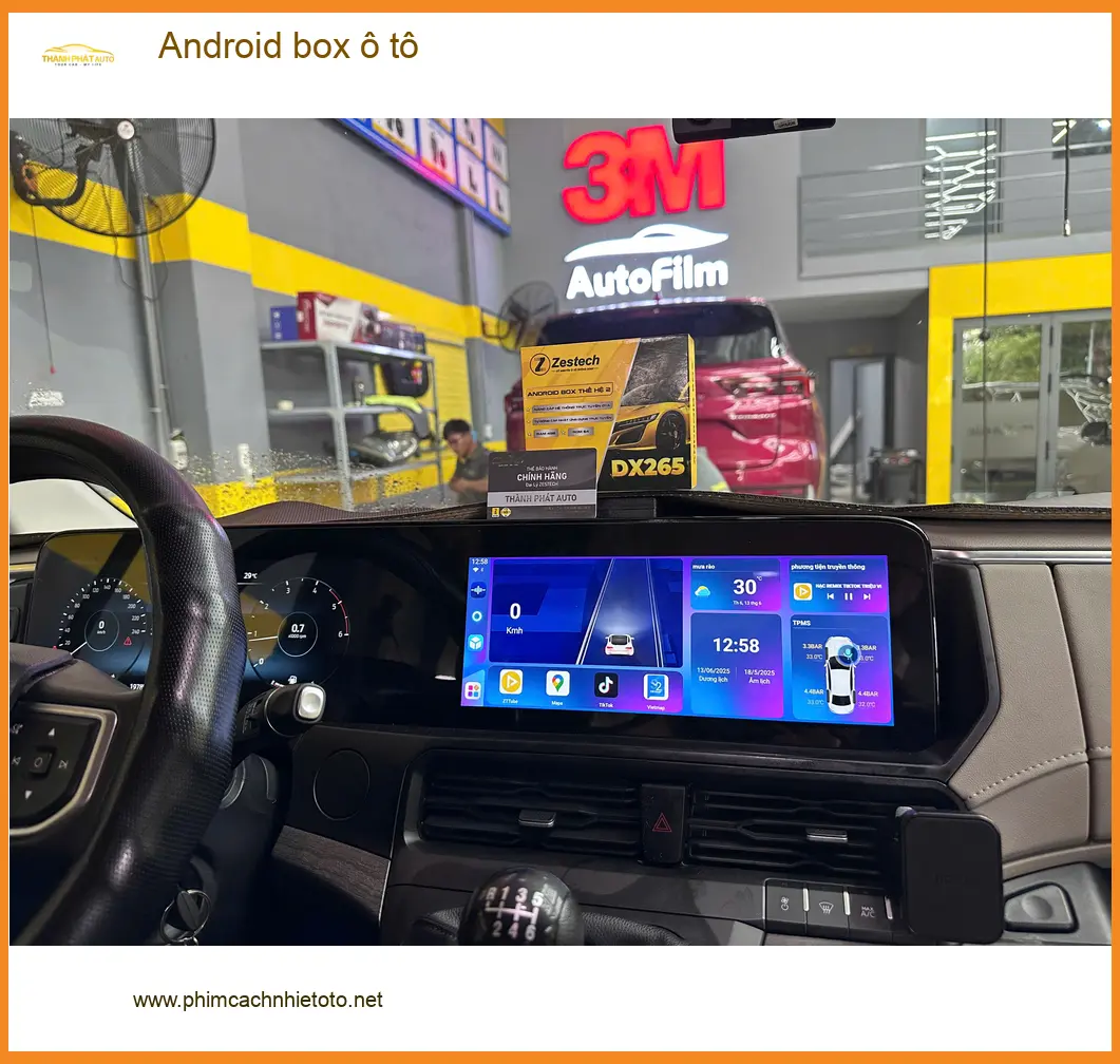 Chị Kim lắp Android box ô tô cho Honda CR-V tại Quận 12 để xem YouTube tiện lợi