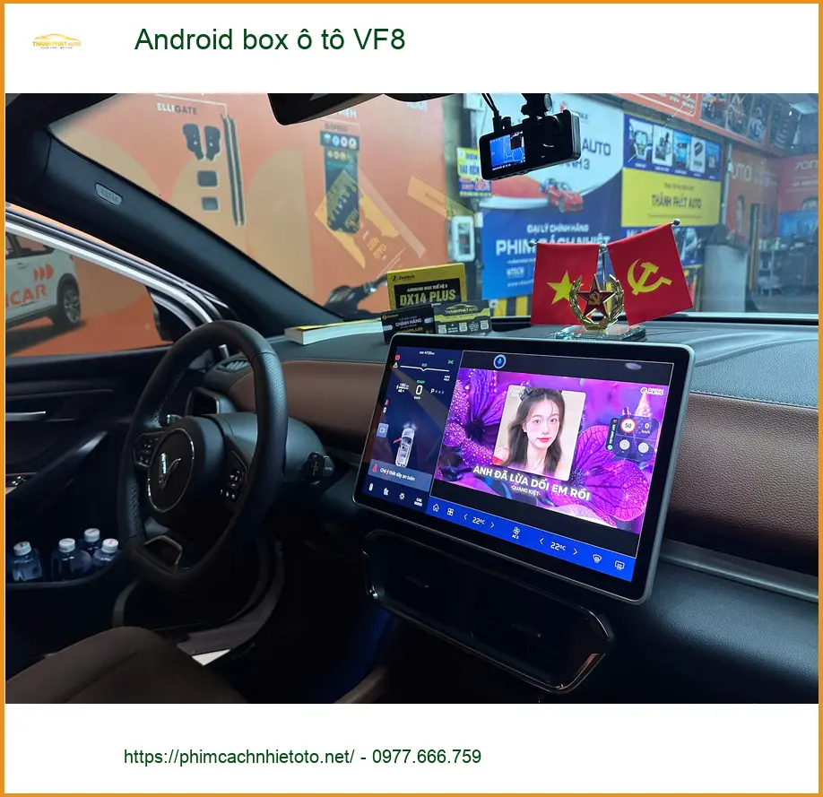 Chị Minh Thư lắp Android box ô tô VinFast VF8 tại Quận 9 để biến màn hình zin thành Smart TV ảnh thực tế 5