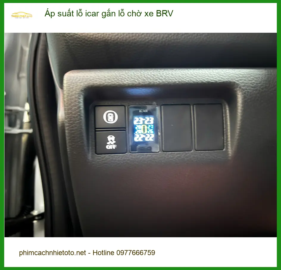 Anh Đức Anh gắn áp suất lốp iCar lỗ chờ xe BRV tại Quận 2 để kiểm soát an toàn lốp ảnh thực tế 5