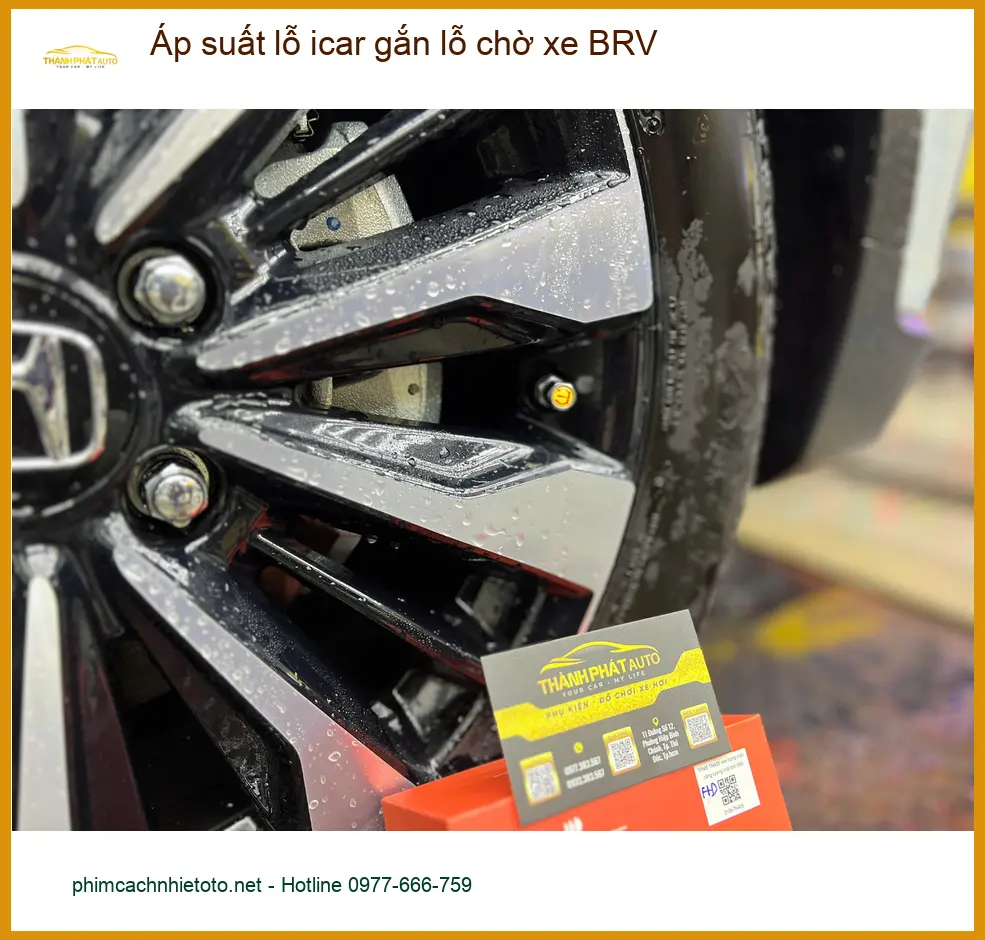 Anh Duy lắp áp suất lốp iCar gắn lỗ chờ xe BRV tại Quận 12 an tâm di chuyển xa ảnh thực tế 3